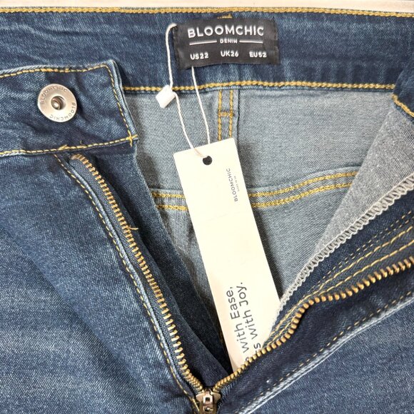 Bloomchic Stretchy Flare Jeans Womens US 22 3X Blue Dark Wash NEW - Picture 2 of 8